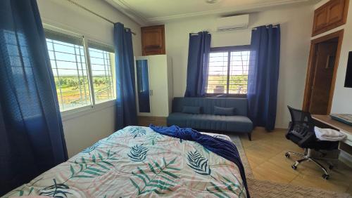 Una cama o camas en una habitación de إقامة السبيل