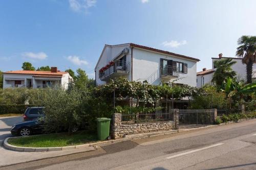 Apartments with parking space Porec - 24293
