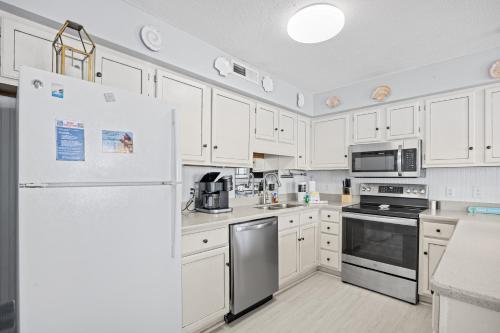 Direct Ocean Front 3BR/2BA Dog Friendly **OCEANFRONT** photo 23