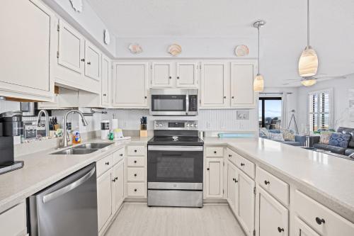Direct Ocean Front 3BR/2BA Dog Friendly **OCEANFRONT** photo 25