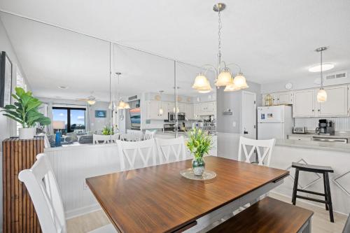 Direct Ocean Front 3BR/2BA Dog Friendly **OCEANFRONT** photo 5