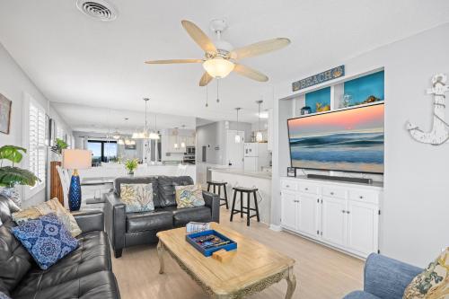 Direct Ocean Front 3BR/2BA Dog Friendly **OCEANFRONT** photo 36