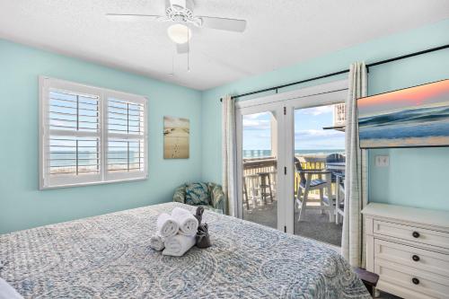 Direct Ocean Front 3BR/2BA Dog Friendly **OCEANFRONT** photo 3