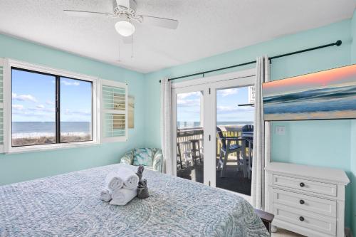 Direct Ocean Front 3BR/2BA Dog Friendly **OCEANFRONT** photo 16