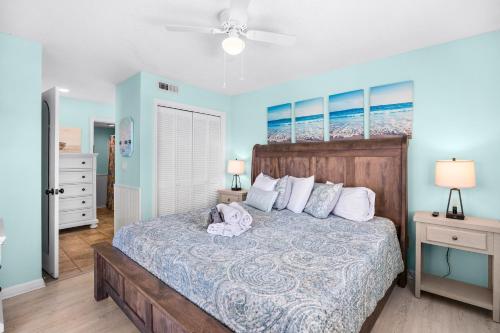 Direct Ocean Front 3BR/2BA Dog Friendly **OCEANFRONT** photo 12