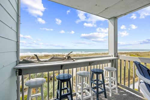 Direct Ocean Front 3BR/2BA Dog Friendly **OCEANFRONT** photo 9