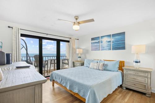 Voodi või voodid majutusasutuse Direct Ocean Front 3BR 3BA Beach Front toas