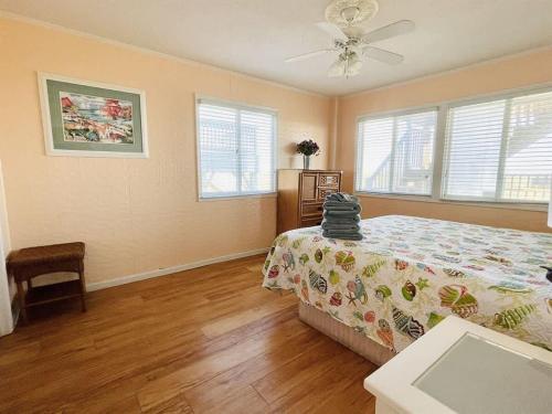 OCEANFRONT HOUSE ON THE SAND 2 Kings 4br 4ba 1st Floor of Triplex SLEEP 12 PGP1 photo 13