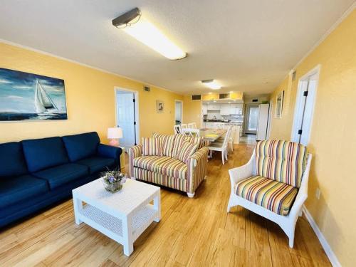 OCEANFRONT HOUSE ON THE SAND 2 Kings 4br 4ba 1st Floor of Triplex SLEEP 12 PGP1 photo 18