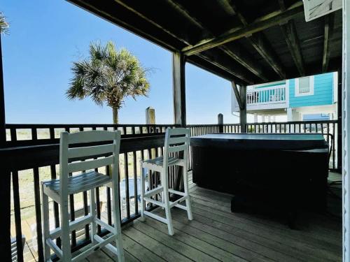 OCEANFRONT HOUSE ON THE SAND 2 Kings 4br 4ba 1st Floor of Triplex SLEEP 12 PGP1 photo 20