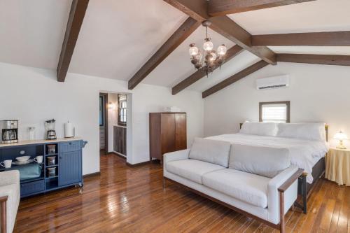 Ένα ή περισσότερα κρεβάτια σε δωμάτιο στο Amber Cabin by AvantStay Cozy Mountain Retreat