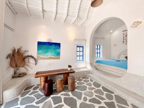 Postel nebo postele na pokoji v ubytování Santorini Villa Cam Ranh