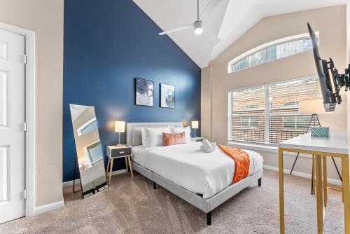 Ліжко або ліжка в номері Modern Haven in the Heart of Dallas