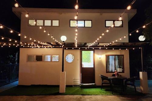 Φωτογραφία από το άλμπουμ του Mujii Transient Loft Naga City - 2nd Floor Unit σε Naga
