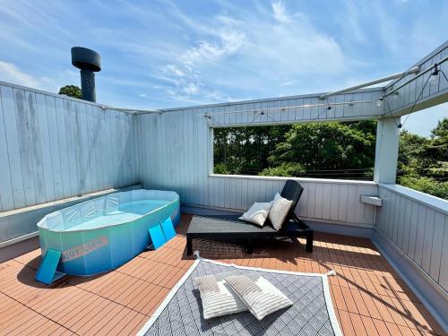 Kolam renang di atau dekat dengan グランピング宿 星空テラス&暖炉の庭付き戸建 Orion