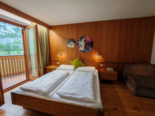 Hotel Alpenblickにあるベッド