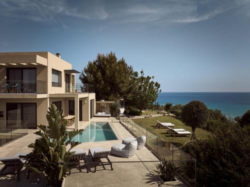 Uparati villa - Hilltop Sea View Retreat by the beach