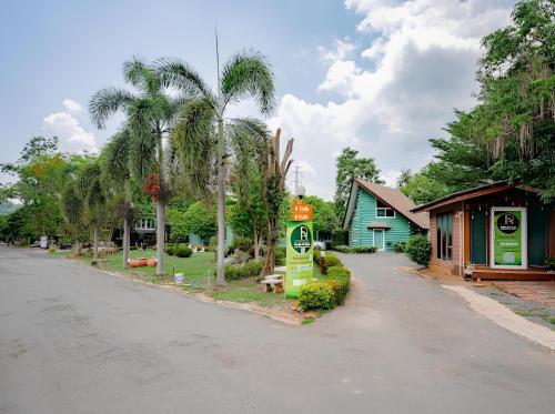 Zahrada ubytování Rockwood house Resort and Thai massage ร็อควู้ด เฮาส์ รีสอร์ท แอนด์ ทรงวาดนวดแผนไทยเพื่อสุขภาพ และสปา