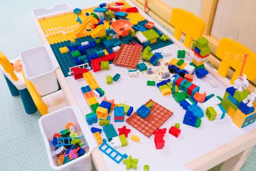 a table with a lego play set on it at 平潭游记猫头墘古村落 in Pingtan