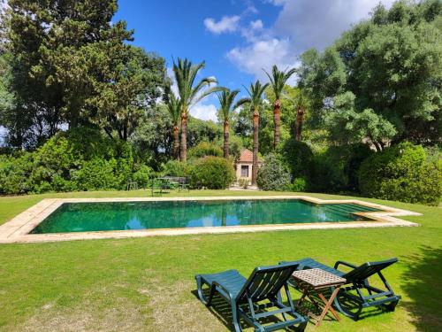 Piscine de l'établissement Casa Viña de Alcántara ou située à proximité