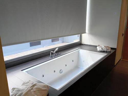 Blu Hotel Almansaにあるバスルーム