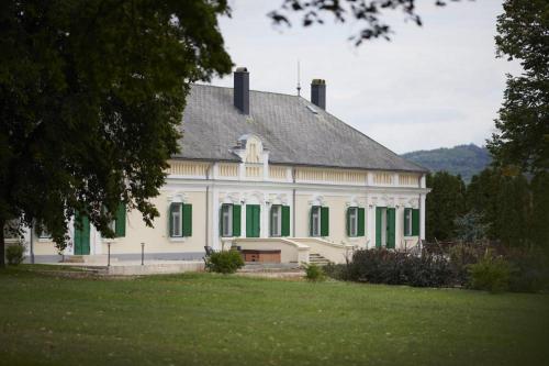 Szent Gaál Kastély