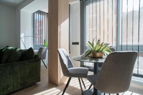 Ruang duduk di Apartaments Turístics Cardona IV