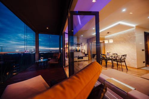 JŪROS AKYS 9th FLOOR