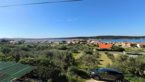 Serene Barbat Escape with Just Minutes from the Beach