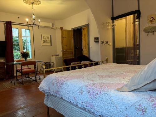 Ένα ή περισσότερα κρεβάτια σε δωμάτιο στο Maison Bersane