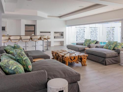 Χώρος καθιστικού στο The Waves On Keurboomstrand