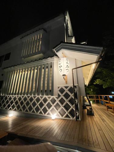 a front porch of a house at night at Kamakura Jomyoji Terrace-鎌倉浄明寺テラス- in Kamakura