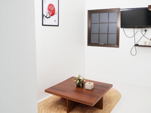 Televisyen dan/atau pusat hiburan di Padekostay