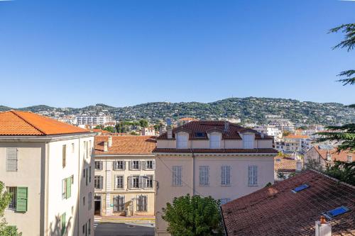 LA PALMERAIE joyeux studio avec balcon, à deux pas de la Banane