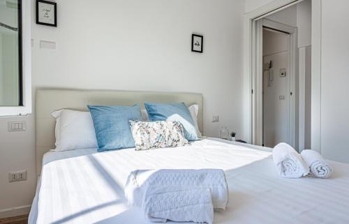 JOIVY Sublime Flat with Balcony