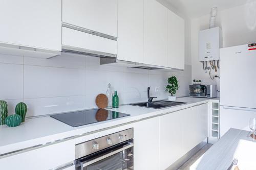 JOIVY Sublime Flat with Balcony