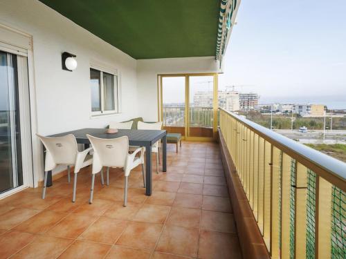 Балкон или терраса в DOS Apartamentos familiares en El Puig con piscina, se alquilan juntos