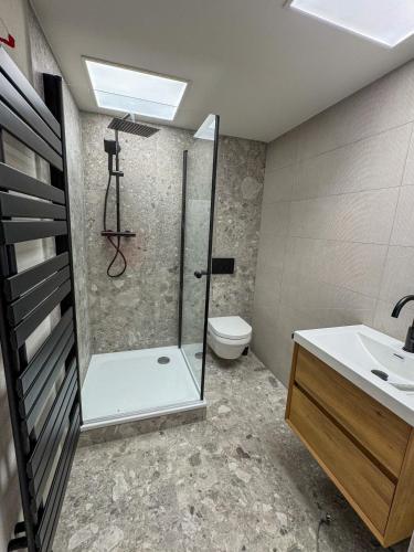 Bilik mandi di Ferienwohnung Ava No4 - 4 Gäste