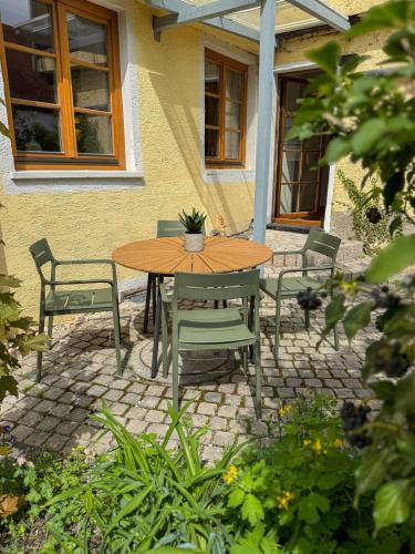 Taman di luar Ferienwohnung Ava No4 - 4 Gäste