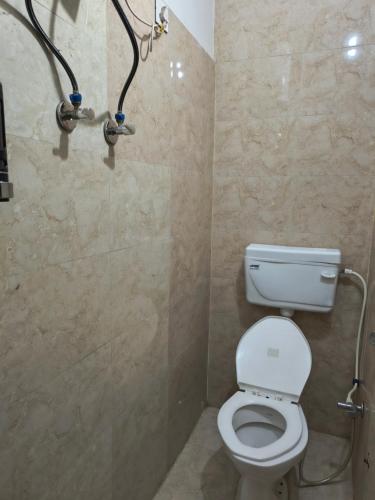 Bilik mandi di Nirvana inn , near ram mandir