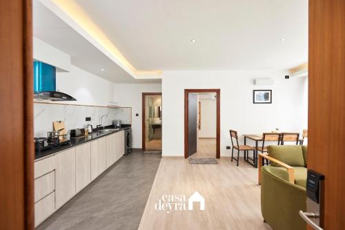 SK Apartments By Casadeyraにあるキッチンまたは簡易キッチン