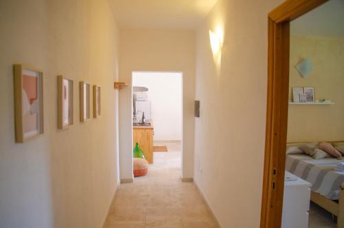 Φωτογραφία από το άλμπουμ του 5min Spiaggia Budoni - APT con Ampia Veranda Relax σε Brunella