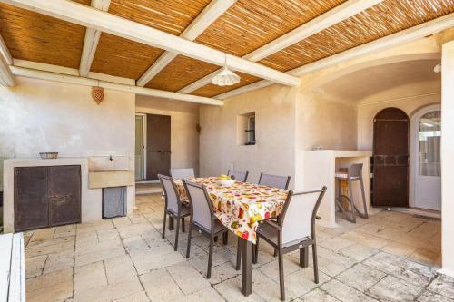 Masseria Li Capperi by Perle di Pugliaにあるキッチンまたは簡易キッチン