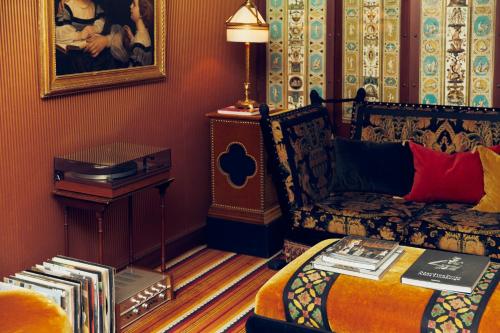 Ruang duduk di Hôtel Bourg Tibourg - Paris Marais