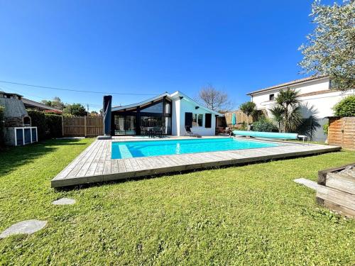 Maison climatisée avec piscine au cœur du bassin