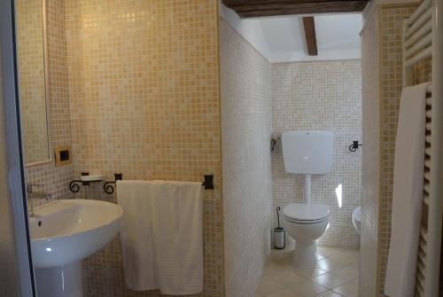Phòng tắm tại Agriturismo Dei Setteventi