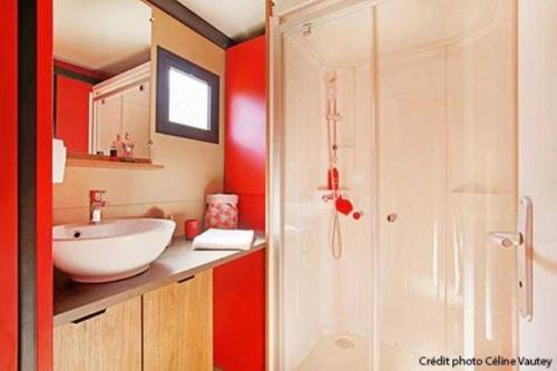 Ένα μπάνιο στο Chalet 3 étoiles - Piscine - eeigai