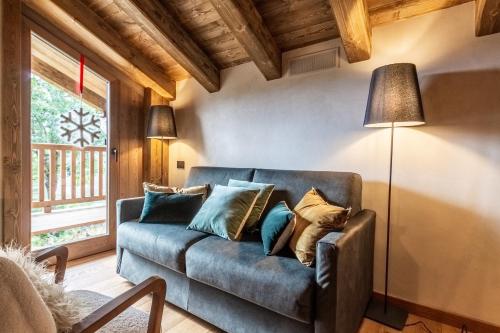 Χώρος καθιστικού στο HelloCHALET Valtournenche - Pessey Chalet - 2 Apartments near lift with Garden and Mountain View
