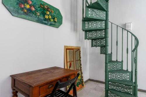 SevilleBnB Group- Cathedral Penthouse - Private terrace with Giralda views