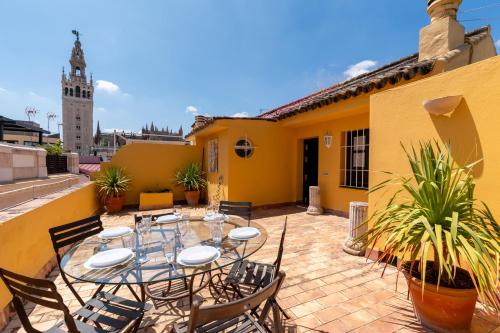 SevilleBnB Group- Cathedral Penthouse - Private terrace with Giralda views